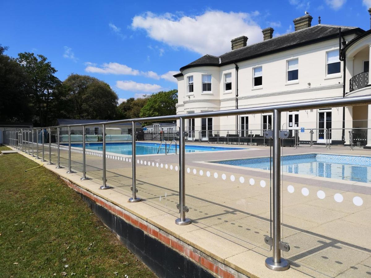 Mudeford Beach Lodge Eksteriør billede