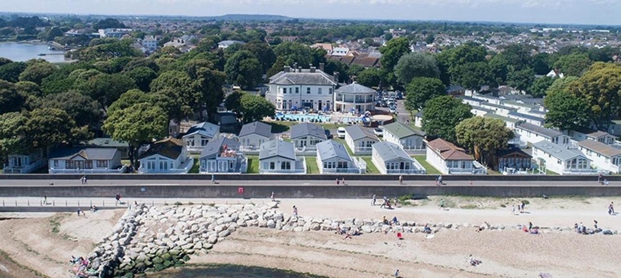 Mudeford Beach Lodge Eksteriør billede