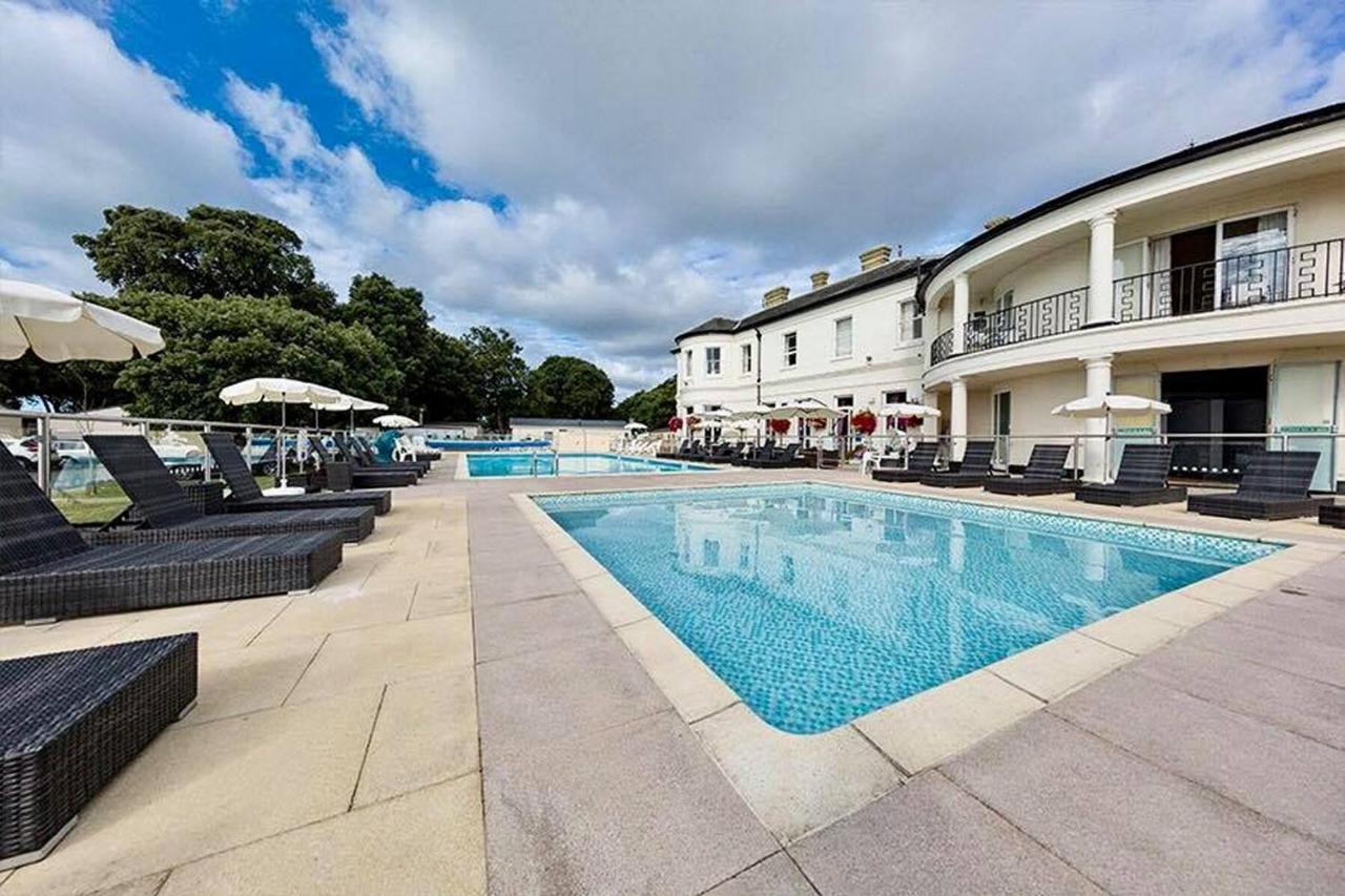 Mudeford Beach Lodge Eksteriør billede